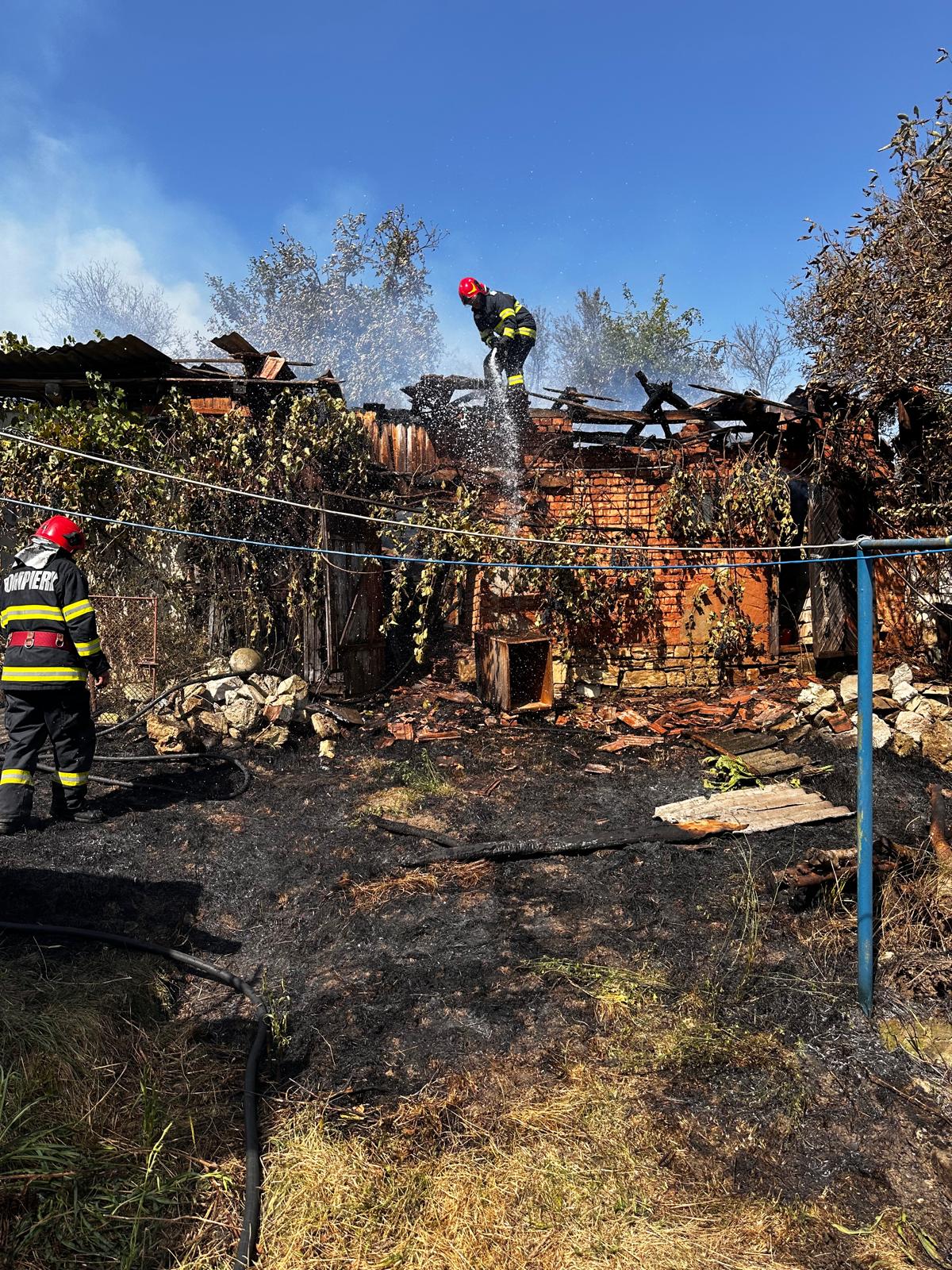 Incendiu de vegetație uscată în localitatea Bobâlna